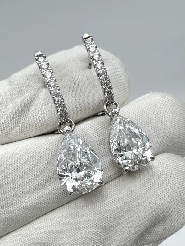 No name PEAR DIAMOND 3.01 - 3.22 CT D-E/INTERNALLY FLAWLESS EARRINGS (GIA/TYPE IIa) NN-3.01-3.22 6