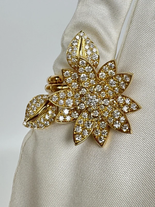 Van Cleef & Arpels LOTUS RING (SIZE 50) Van Cleef & Arpels240210 7