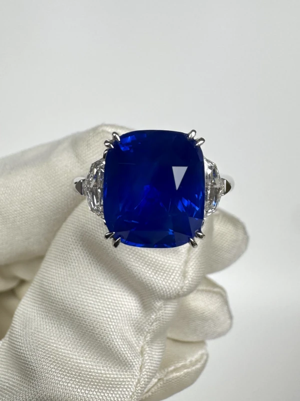 Earrings without a brand CUSHION SAPPHIRE 7.23 CT "ROYAL BLUE" RING, SRI LANKA (SIZE 53) AIGS sap7.23ct 3