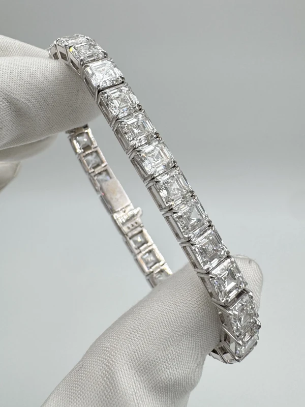 Earrings without a brand ASSCHER DIAMOND 31.23 CT E-G/VS2 BRACELET (SIZE 17.5) GIA nn31.23ct 2