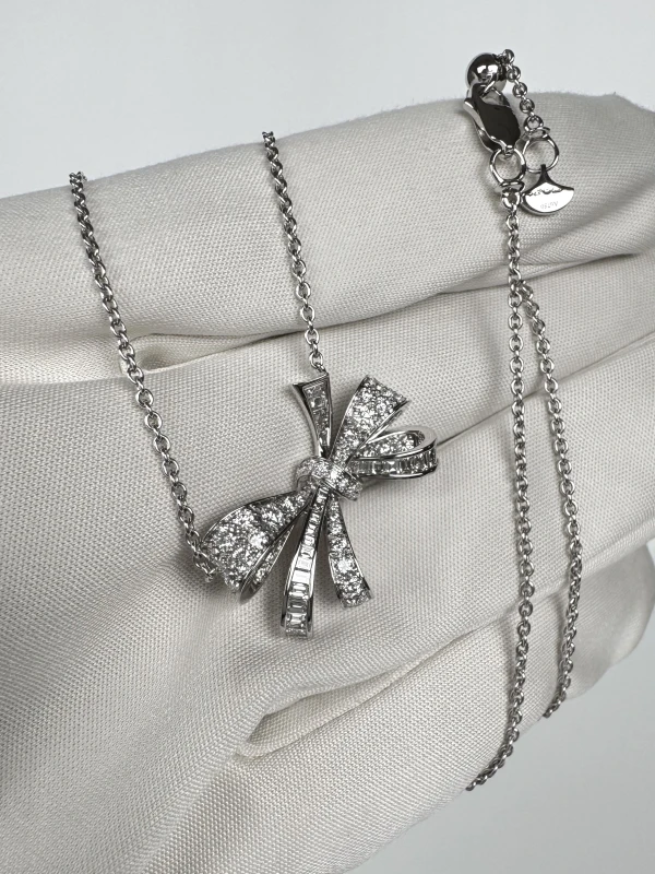 GRAFF TILDA`S BOW CLASSIC DIAMOND PENDANT RGP564 3