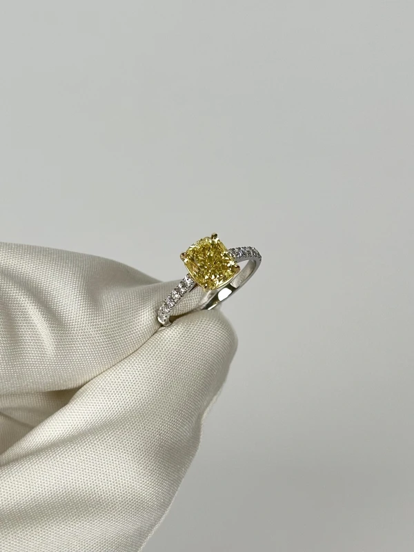 Earrings without a brand С БРИЛЛИАНТОМ 2.38 CT F.I.Y/VS1 2.38 CT F.I.Y/VS1 3