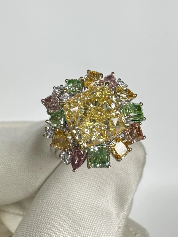 Earrings without a brand CUSHION DIAMOND 4.02 CT FANCY LIGHT YELLOW/VVS2 RING (GIA) 781-4.02FLY 3