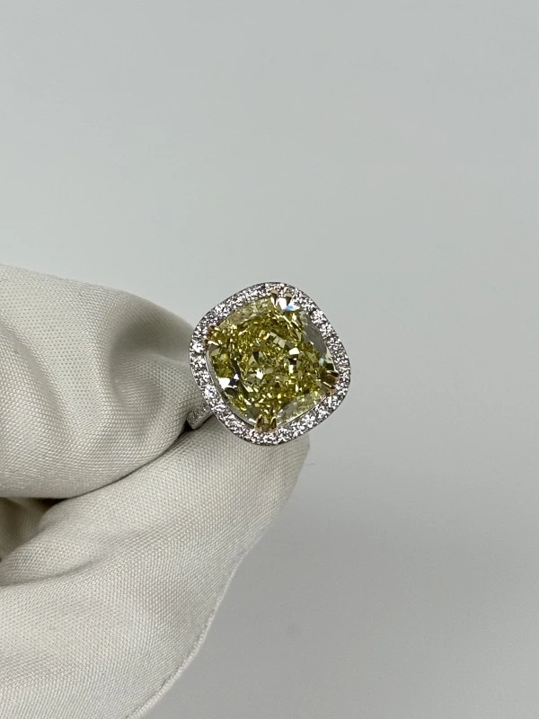 Earrings without a brand DIAMOND RING 10.02CT Fancy Yellow/SI1 MGU NN10.02CT Fancy Yellow/SI1 MGU 3