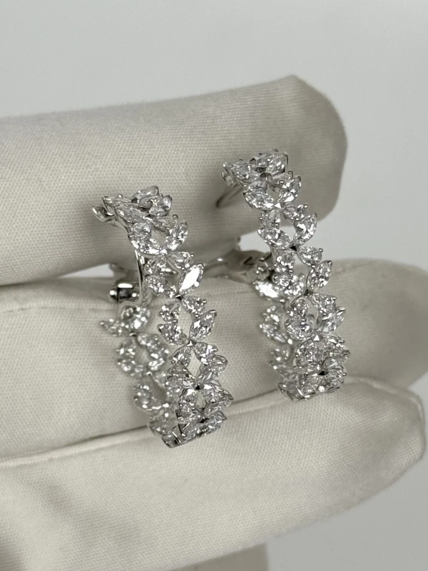 GRAFF Classic Butterfly Diamond Hoop Earrings RGE1983 5