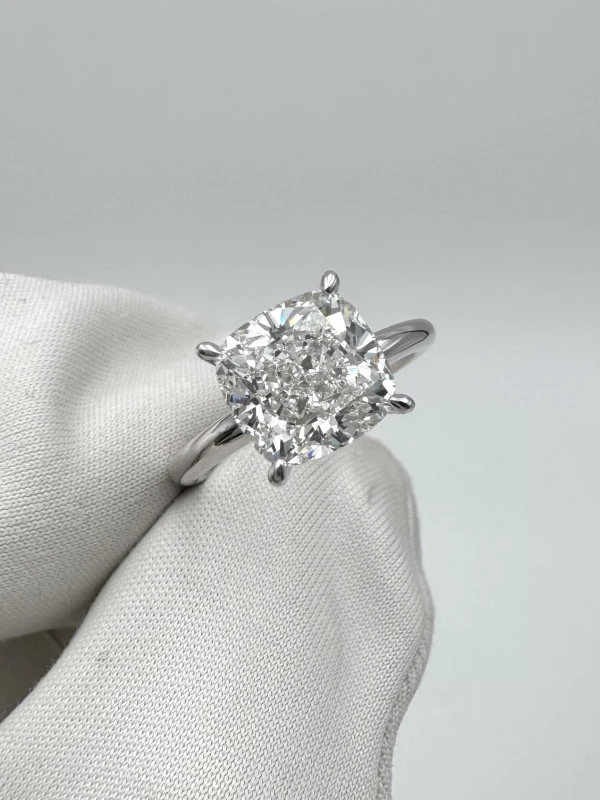 No name CUSHION DIAMOND 3.02 CT H/VVS2 RING (GIA) NN3.02H/VVS 3