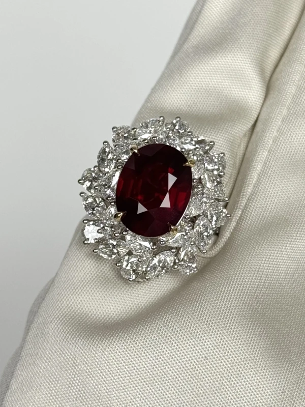 Earrings without a brand OVAL RUBY 8.04 CT PIGEON BLOOD RING (No hited) NN 8.04 RUBY 4
