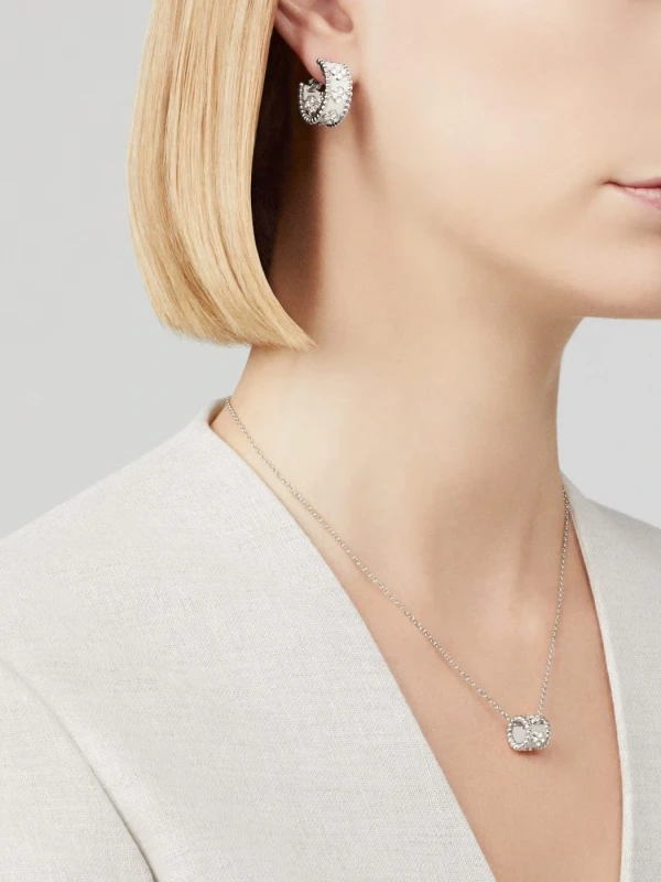 Van Cleef & Arpels PERLEE DIAMONDS PENDANT, 3 ROWS. PERLEE CLOVERS PENDANT  VCARO26L00/VCARO2EF00 2