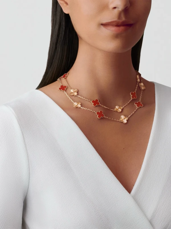 Van Cleef & Arpels Vintage Alhambra long necklace, 20 motifs VCARP7RO00 4