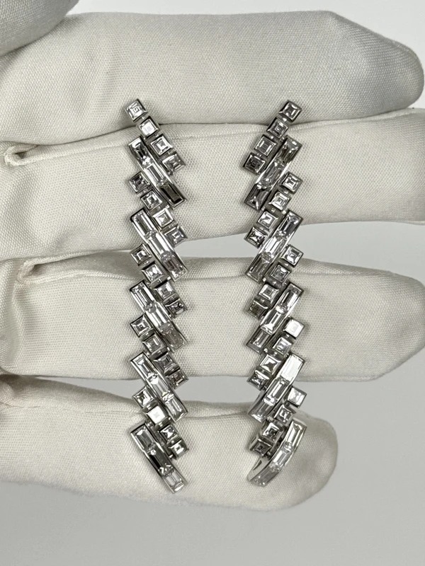 GRAFF White Emerald Cut Diamond 9.61 ct Earrings RGE2139 4