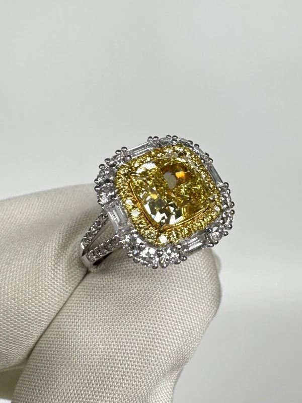 No name CUSHION DIAMOND 2.00 CT FANCY YELLOW/SI1 nn2.00 FY/SI1 3