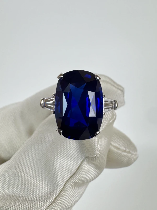 DeRosa CUSHION SAPPHIRE 7.06 CT "ROYAL BLUE" RING (SRI LANKA) (GRS) R896035 2