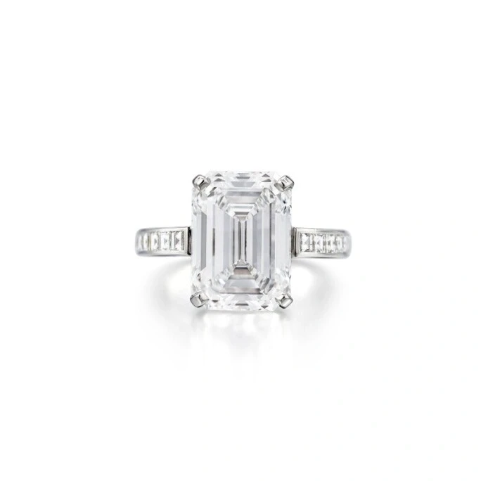 EMERALD DIAMOND 8.13 CT L/VS2 RING (GIA)