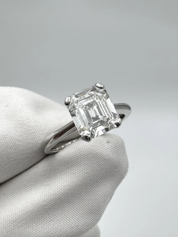Graff EMERALD DIAMOND 2.18 CT I/INTERNALLY FLAWLESS RING (SIZE 51) GIA RGR2.18CT 3