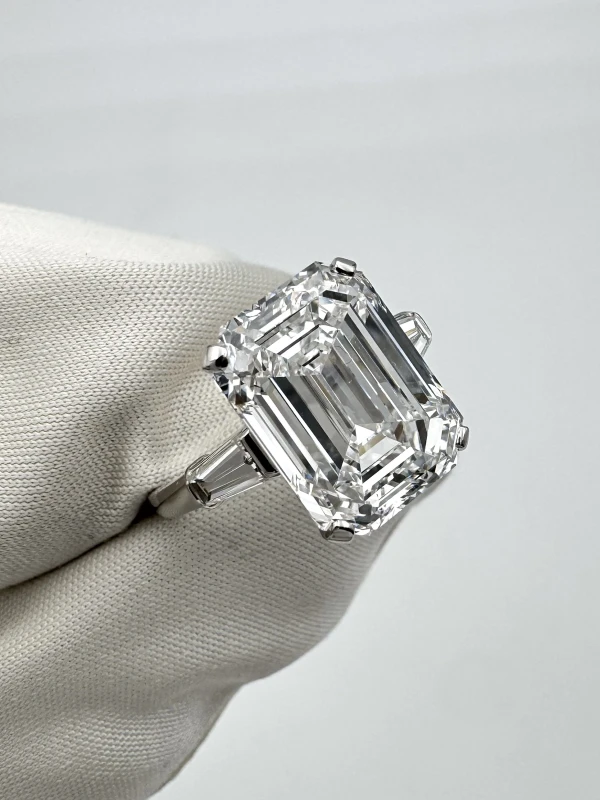 Bvlgari BVLGARI EMERALD DIAMOND 7.02 CT D/FLAWLESS RING (GIA) EXEX BVG7.02CT 3