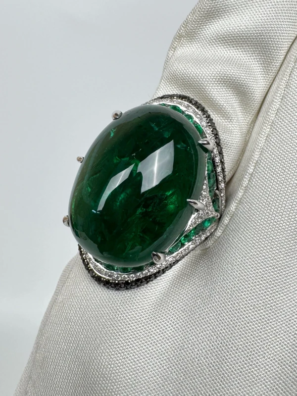 Earrings without a brand CABOCHON EMERALD 42.00 CT VIVID GREEN RING (SIZE 53) EM42.00 CT 6