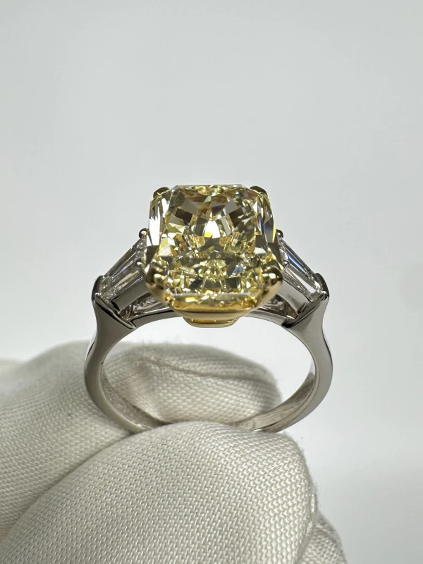 Graff RADIANT DIAMOND 4.06 CT FANCY YELLOW/VVS1 RING (GIA) SIZE 51 RGR4.06CT 5