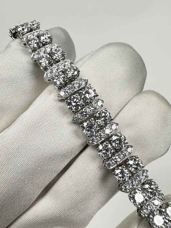 Graff Night Moon Bracelet, Diamond 11.96 ct RGB474 3