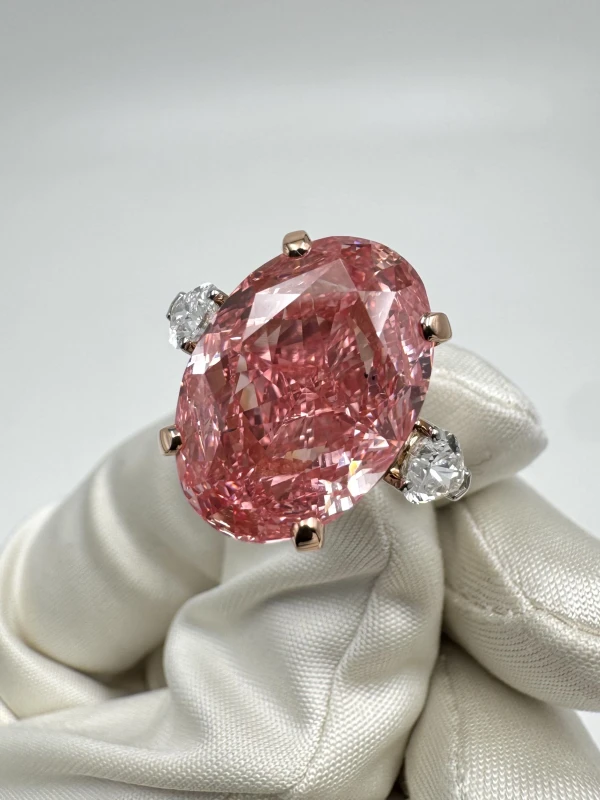 No name OVAL DIAMOND 12.01 CT FANCY VIVID PINK*/SI1 RING (SIZE 51) GIA NN12.01CT FVP*/SI1 5