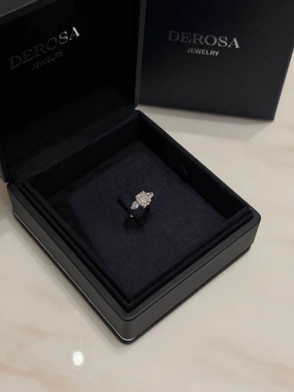 DeRosa CUSHION DIAMOND RING 2.55 CT (GIA) R555676 3