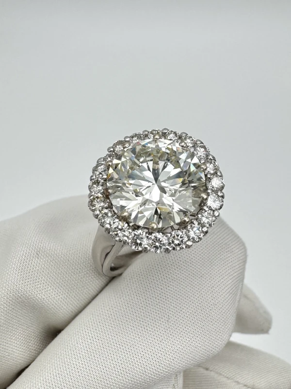 No name ROUND DIAMOND 5.32 CT M/VVS1 RING (SIZE 58) NN 5.32 CT M/VVS1 3