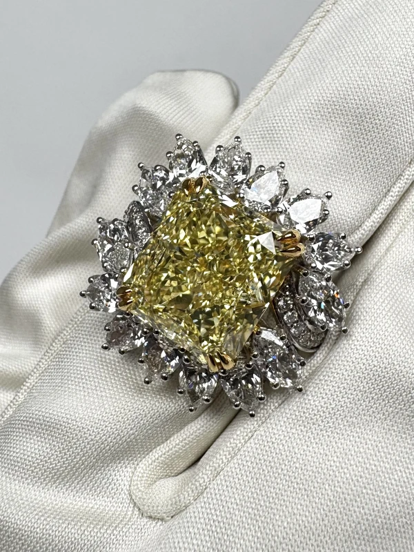 СЕРЬГИ NO NAME Yellow Diamond 12.15 CT Fancy Yellow/VVS2 Ring 12.15 ct fancy ellow 5