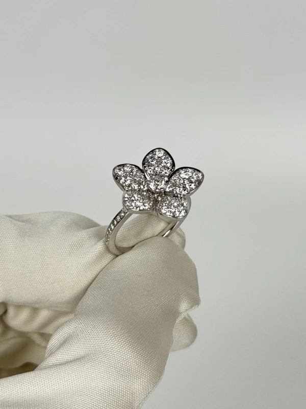 GRAFF WILD FLOWER LARGE PAVÉ DIAMOND RING (SIZE 54) RGR852 3