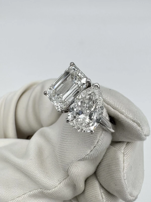 DeRosa DIAMOND RING (PEAR AND EMERALD DIAMONDS) 2.01-3.01 CT E379502 3