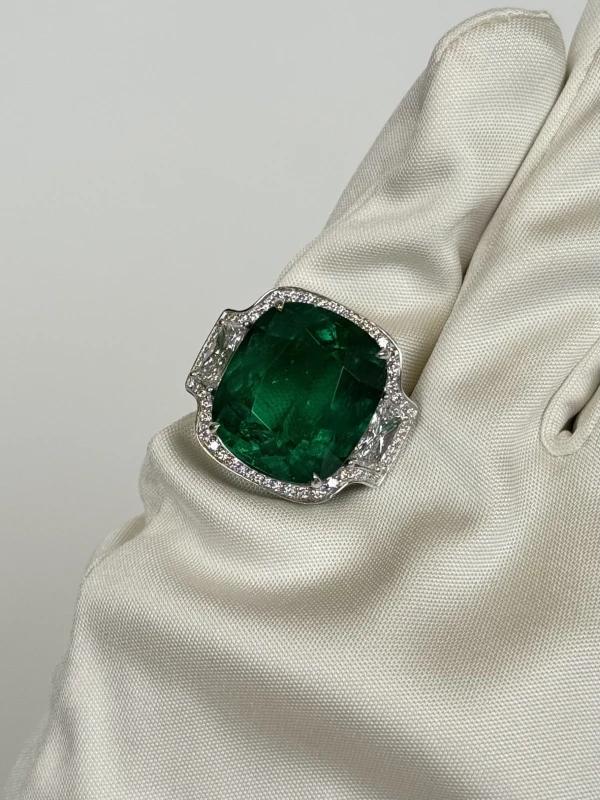 DeRosa EMERALD 19.29 ct RING (SIZE 53) EM19.29CT 3