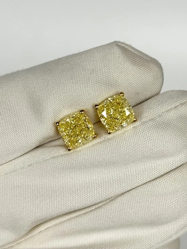 No name CUSHION DIAMOND 3.01 - 3.01 CT FANCY YELLOW/VS2 EARRINGS (GIA) NN3.01-3.01FY 3