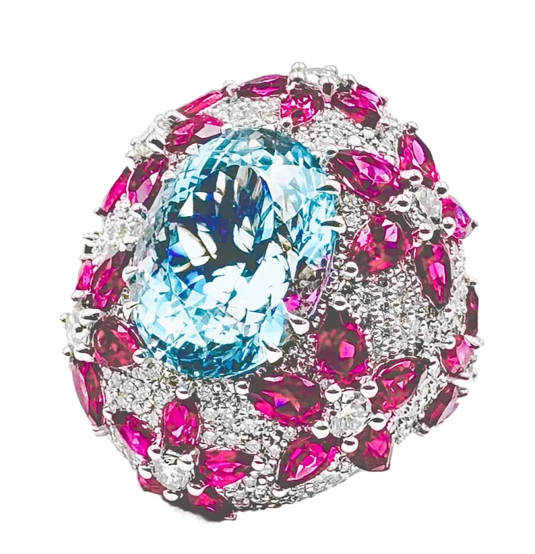 Aquamarine and Diamond ring 11,7 ct