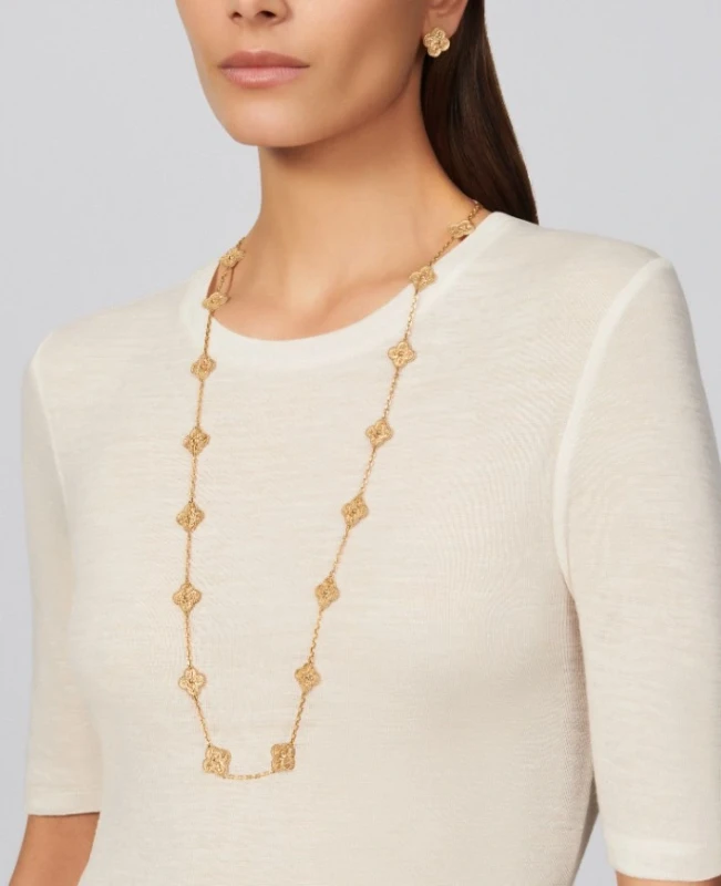 Van Cleef & Arpels. Vintage Alhambra earrings VCARO1IH00 3