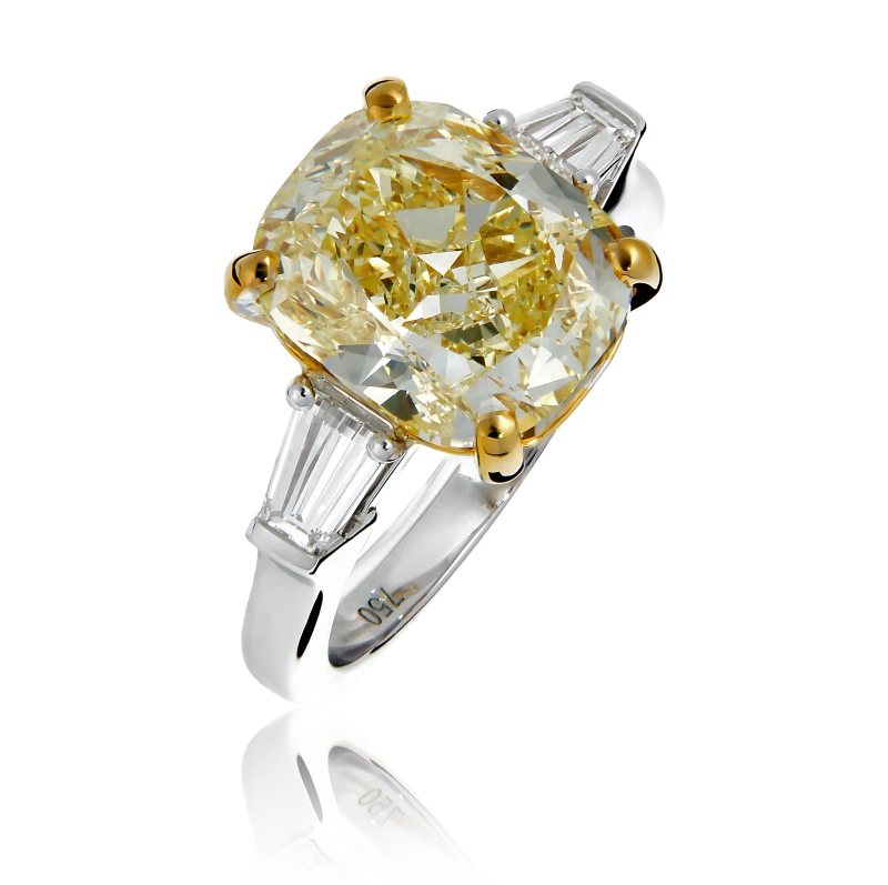 CUSHION DIAMOND RING 5.11ct FANCY YELLOW/SI2 (SIZE 52)