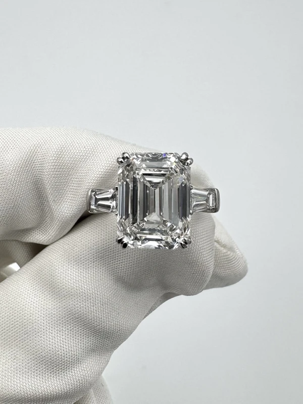 Earrings without a brand EMERALD DIAMONDS 7.71 CT E/VS1 NN7.71 2