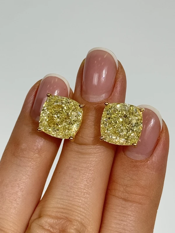 No name CUSHION DIAMOND 10.25 - 10.01 CT FANCY LIGHT YELLOW/VS EARRINGS (GIA) NN10.25-10.01 5