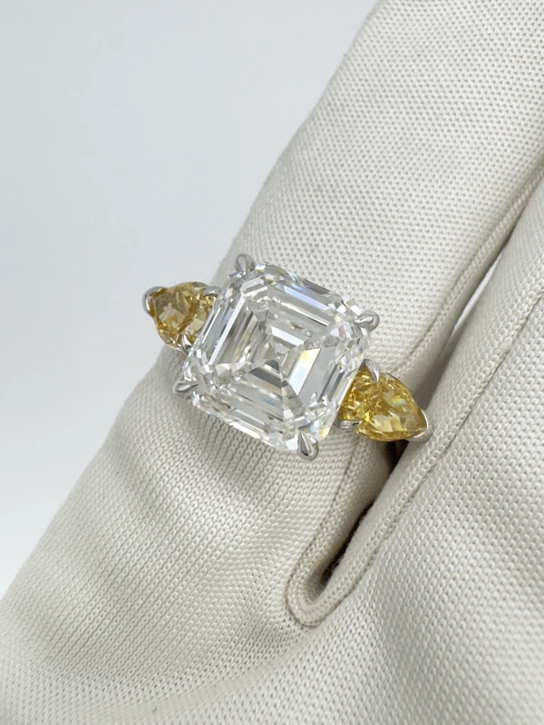 СЕРЬГИ NO NAME SQUARE EMERALD DIAMOND 4.60ct G/VVS2 RING (GIA) NN4.60ct G/VVS2 GIA 4