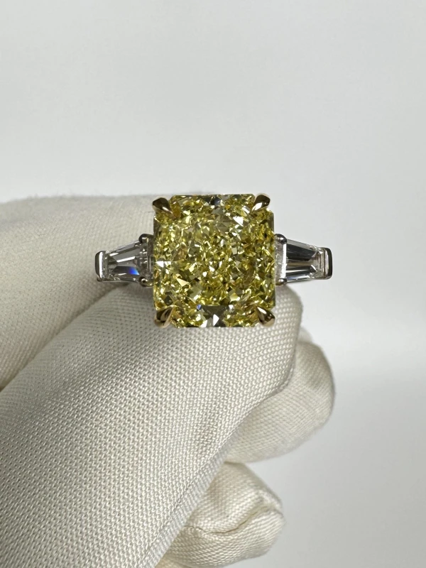 No name DIAMONDS 3.11 CT FANCY YELLOW RING (GIA) NN 3.11CT 2