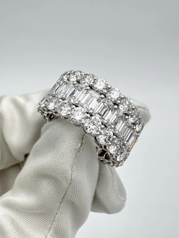 DeRosa ETERNITY EMERALD&ROUND DIAMOND RING (SIZE 53) R128010 4