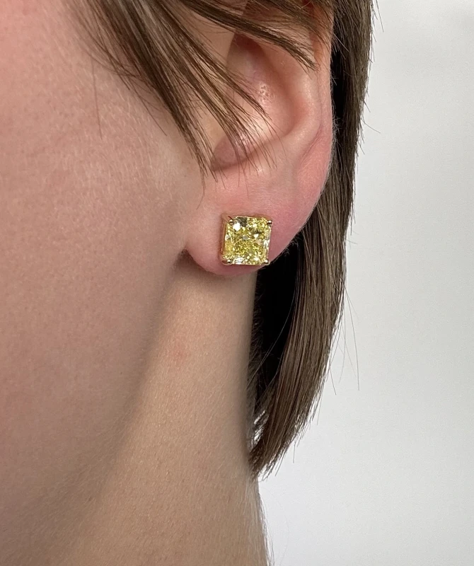 СЕРЬГИ NO NAME DIAMOND STUDS 2.58 - 2.73 CT FANCY INTENSE YELLOW/VVS2 (GIA) NN2.58-2.73 5