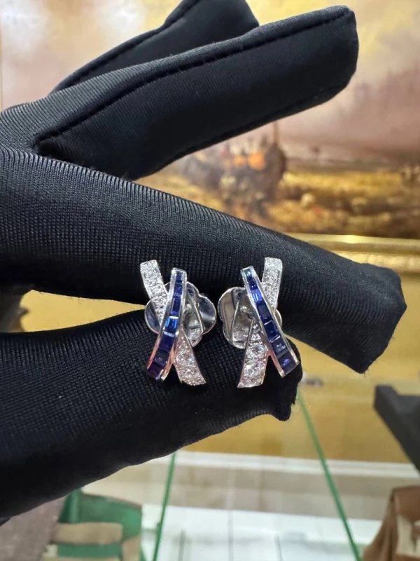 GRAFF KISS SAPPHIRE & DIAMONDS EARRINGS RGE 1464 8