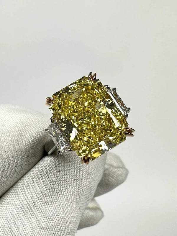 Bvlgari DIAMOND 8.08 CT FANCY VIVID YELLOW/VS2 RING (GIA) BVG8.08 4
