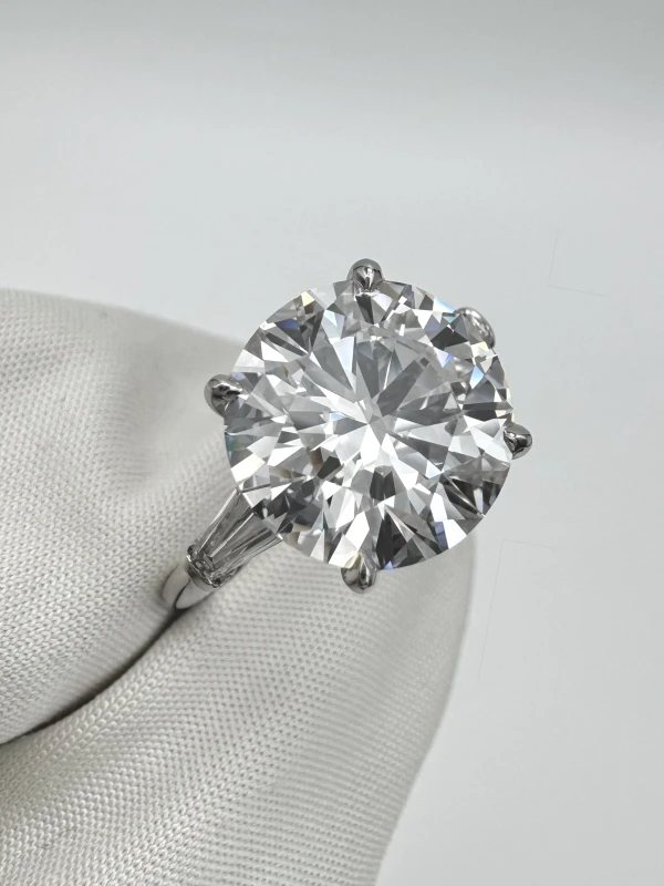 IVANKA TRUMP ROUND DIAMOND 5.24 CT F/VS1 RING BY IVANKA TRUMP (GIA) IT5.24 5