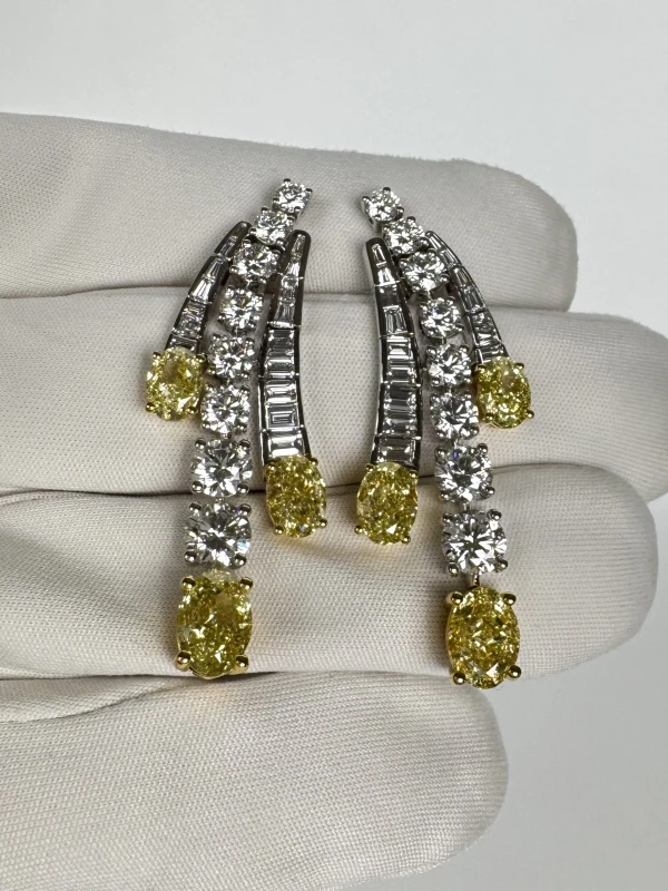 No name Yellow Oval Shape Diamond 6.59 ct and White Diamond 7.20 ct Earrings NNFYWY 3