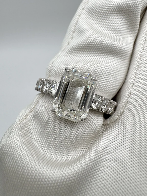 No name DIAMOND RING 3.03 CT J/VVS1 (GIA) 3.03 CT J/VVS1 (GIA) 4