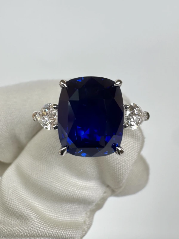 Earrings without a brand CUSHION SAPPHIRE 7.06 CT "ROYAL BLUE" RING, SRI LANKA (GUILD) S7.06CT 3