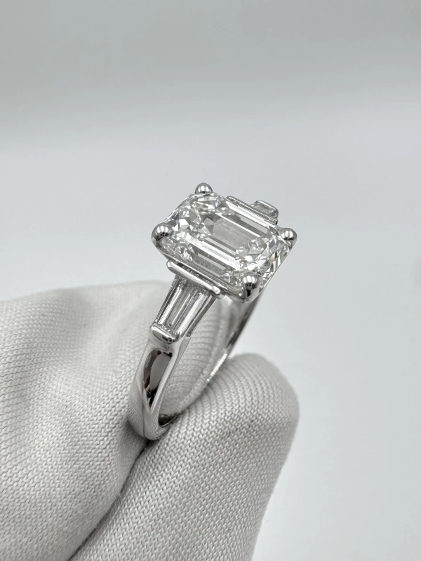 Earrings without a brand КОЛЬЦО EMERALD DIAMOND 2.08CT H/VS1 (SIZE 50) 2.08ct h/vs1 3