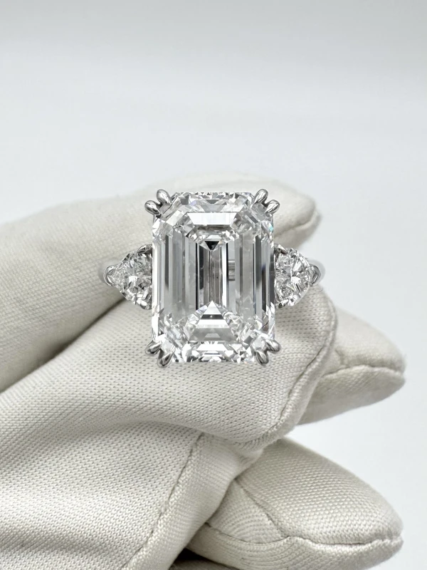Earrings without a brand EMERALD DIAMOND 5.01 CT D/VS2 RING (GIA) SIZE 52/16.5 119159 2