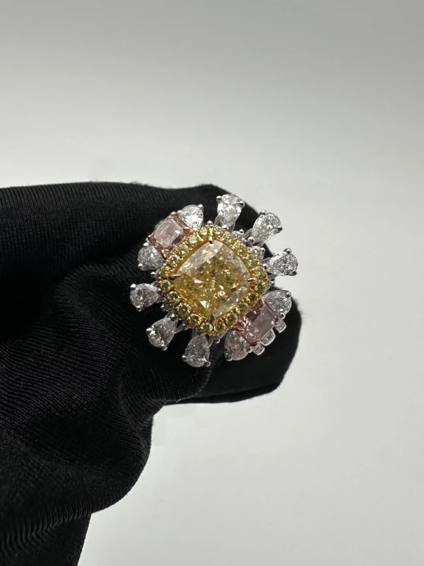 СЕРЬГИ NO NAME DIAMOND RING 2.01 CT FANCY INTENSE YELLOW/VS2 (GIA) 2.01 ct FIY/VS2 3