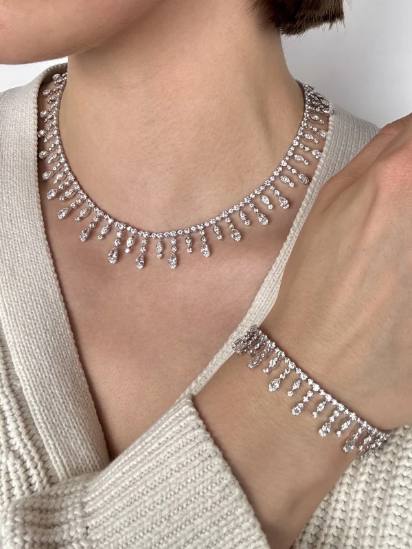 GRAFF White Gold White Pear Shape and Round Diamond Fringe 25.88 ct Set RGN977 4