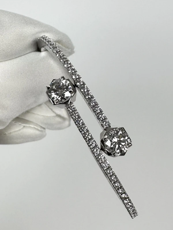 Graff Laurence Graff Signature Wraparound Diamond Bangle (SIZE 15) RGB469 4